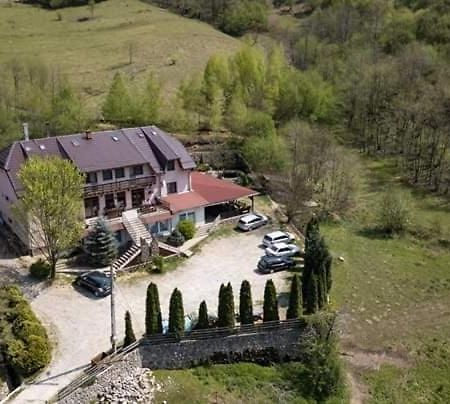 Bed and Breakfast Panzio Anett Pietroasa  Экстерьер фото