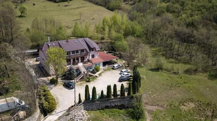 Bed and Breakfast Panzio Anett Pietroasa  Экстерьер фото
